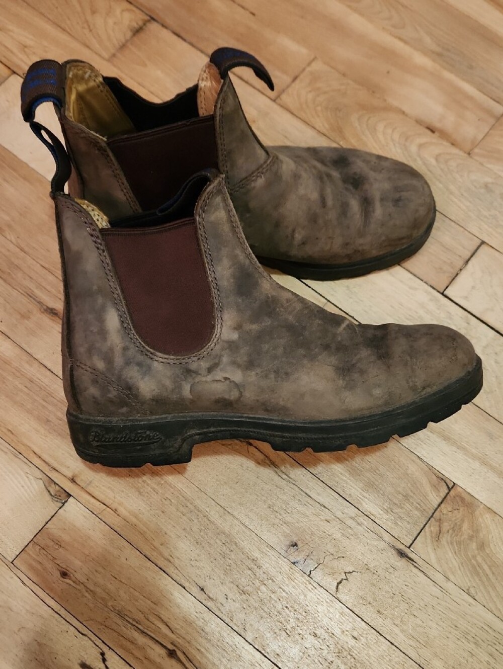 Blundstone Brown Chelsea Ankle Boots - Picture 2 of 12